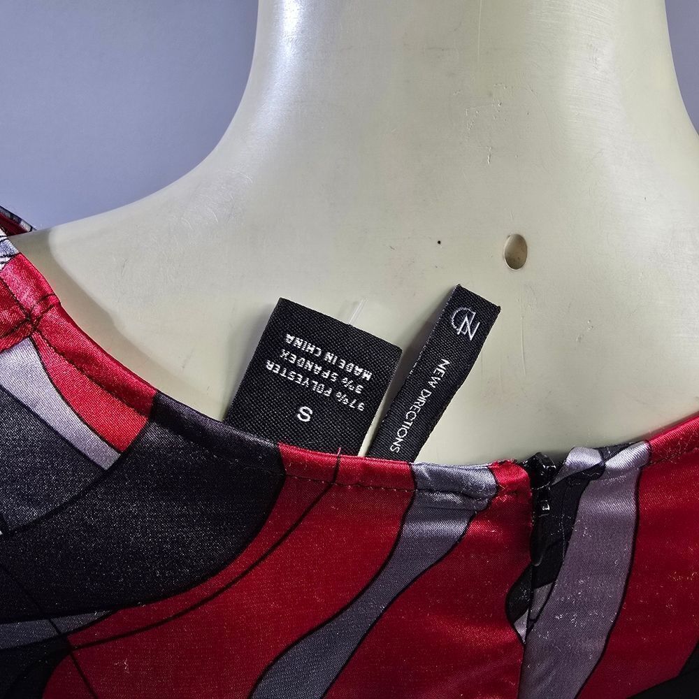 New Directions Red and Black Abstract Dress R7 - Picture 4 of 5